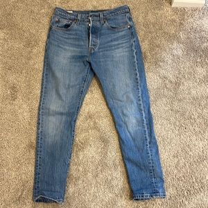 Levi’s skinny jeans! Medium wash
